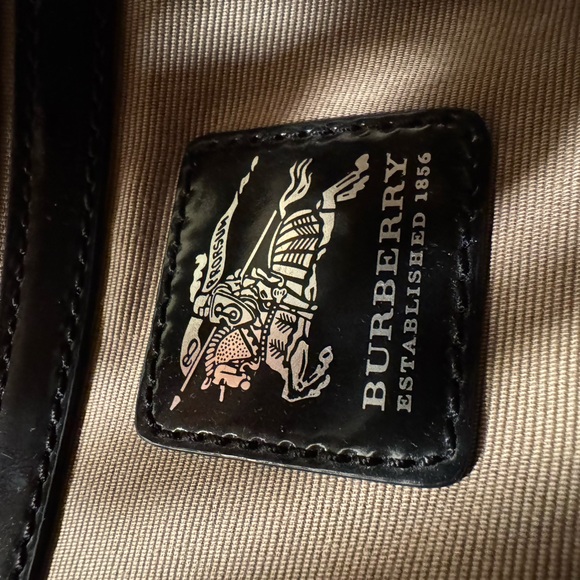 EUC Burberry Nova Shoulder Bag - Picture 15 of 16